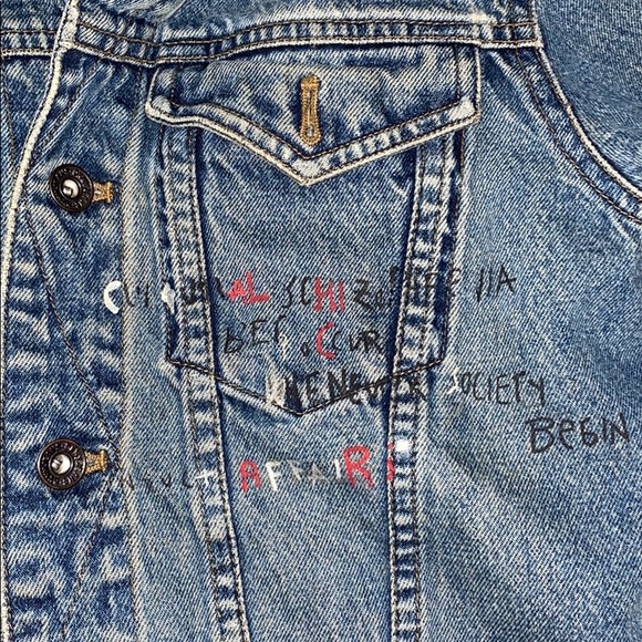 DKNY Vintage Jean jacket - Picture 3 of 6